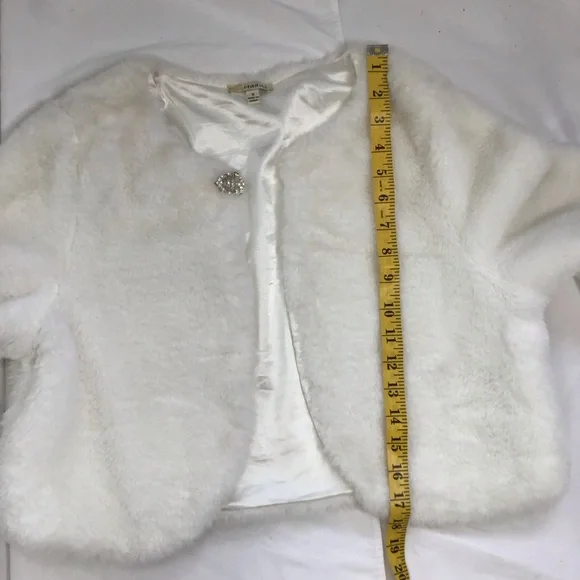 HAANI WOMEN ELEGANT SNOW WHITE FAUX FUR BELL SLEEVE FANCY EVENT SHAWL WRAP SZ S - Picture 6 of 7